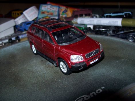 cararama_volvo_xc90.jpg